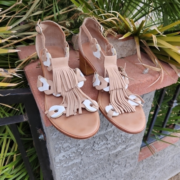 Bernardo tassel block heel‎ sandals - Picture 10 of 12